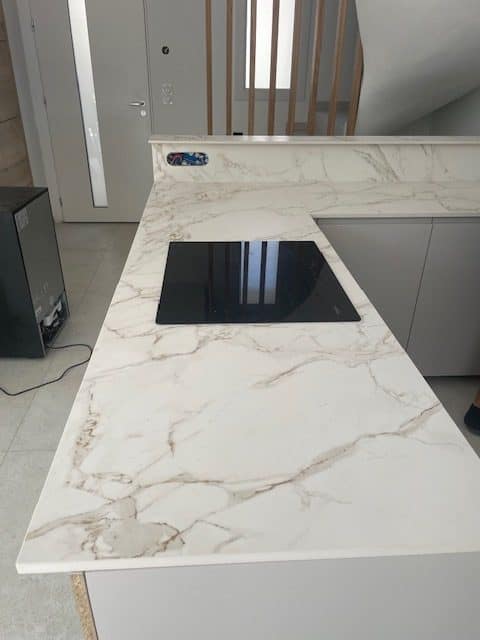 DEKTON ENTZO