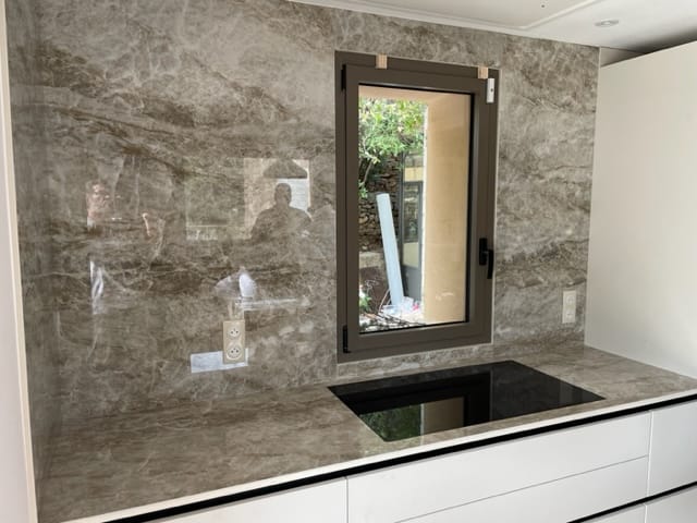 DEKTON TAGA XGLOSS